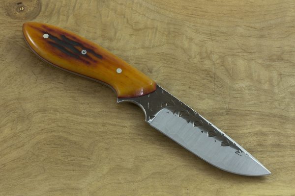 189mm Murray's 'Perfect' Neck Knife, Hammer Finish, Amber Jig Bone - 109grams